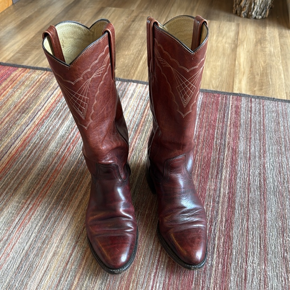 Frye boots - Vintage 8B, fits like 8.5
